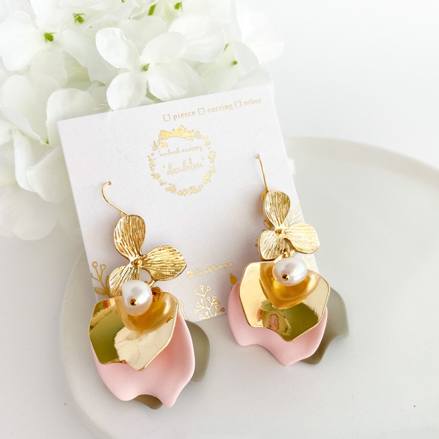 桜の花びら淡水パールピアス/イヤリング