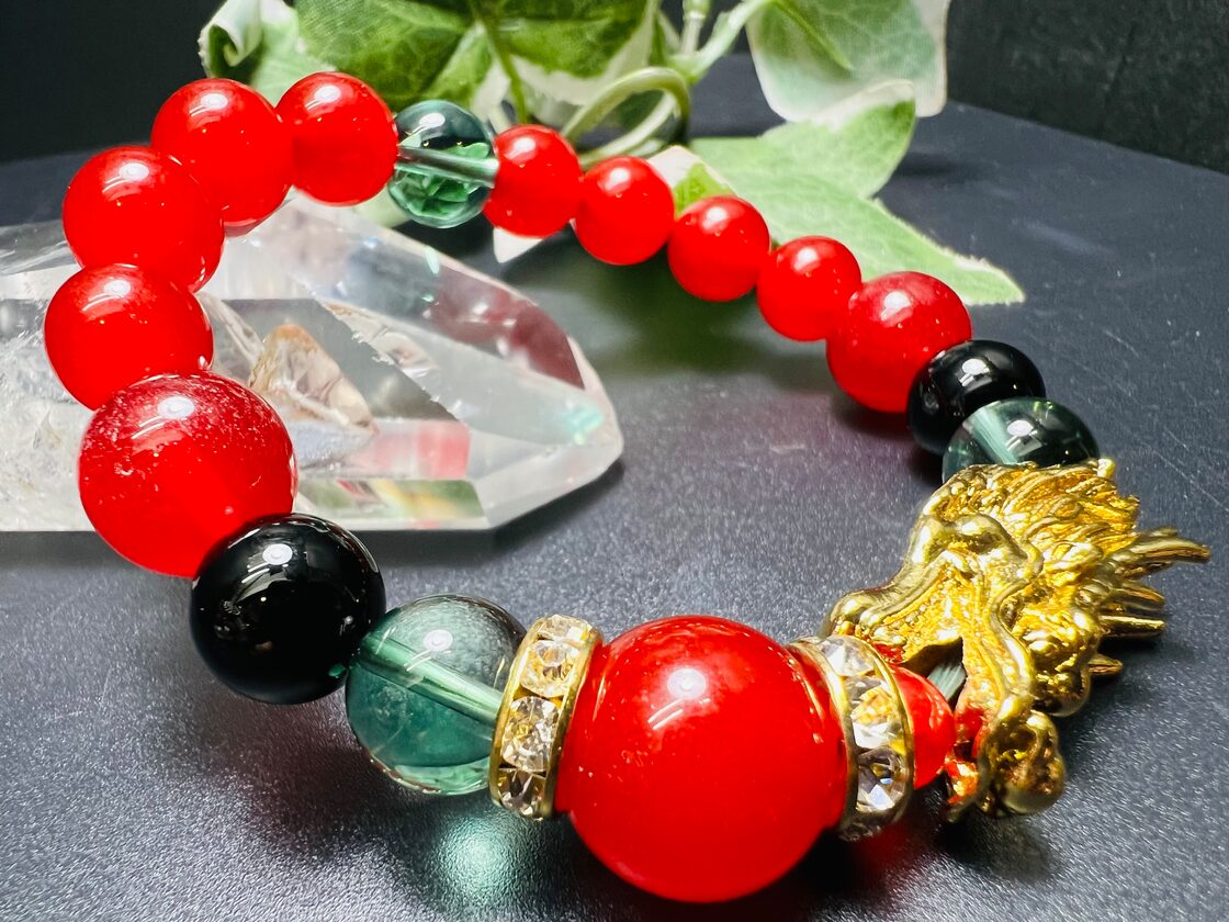 専用様❣️金龍 ＆秘紅石.緑水晶超金運ブレスレット❗️トリプル金運 