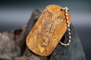 【王族の愛した銘木】 ハワイアンコア ドッグタグ 象嵌 トンビと油揚げ