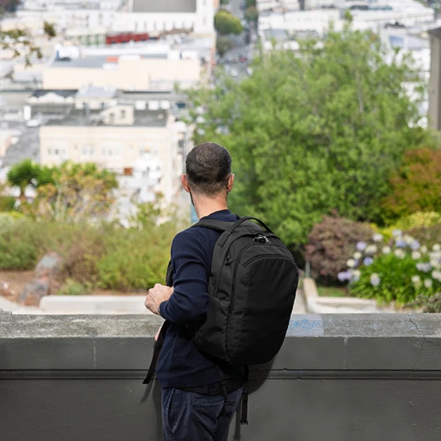 【pacsafe】 V26 ツアーバックパック