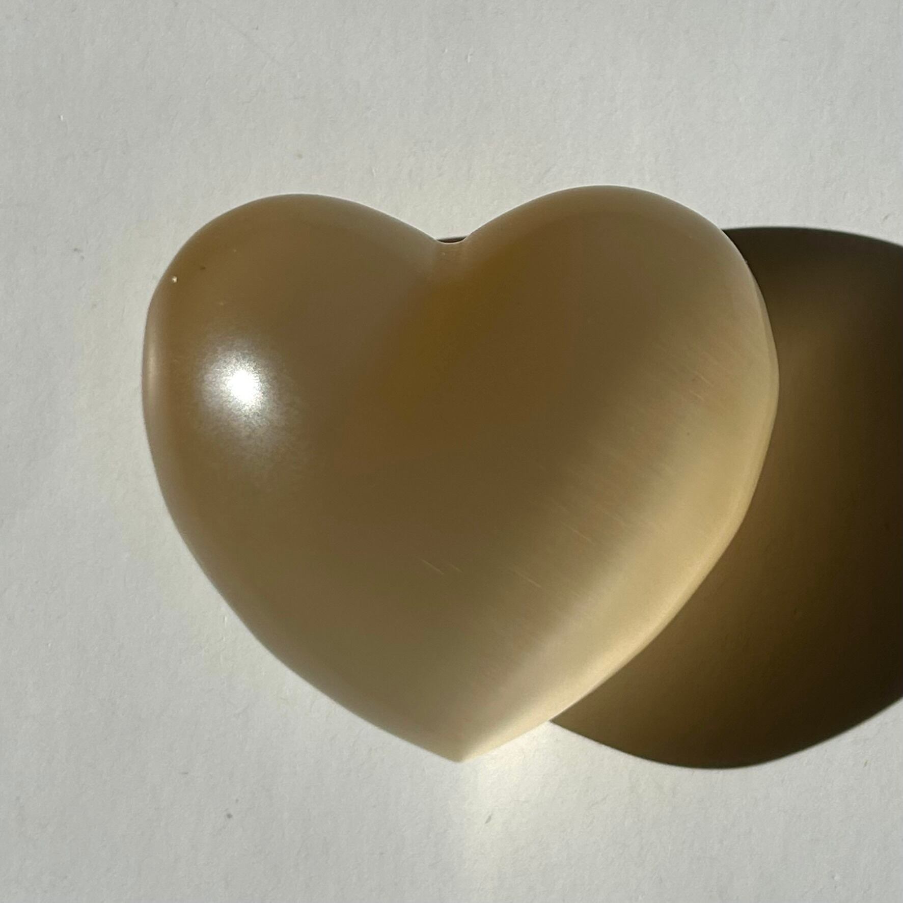 ハックマナイト ハート 彫刻 天然石 | Pay ID