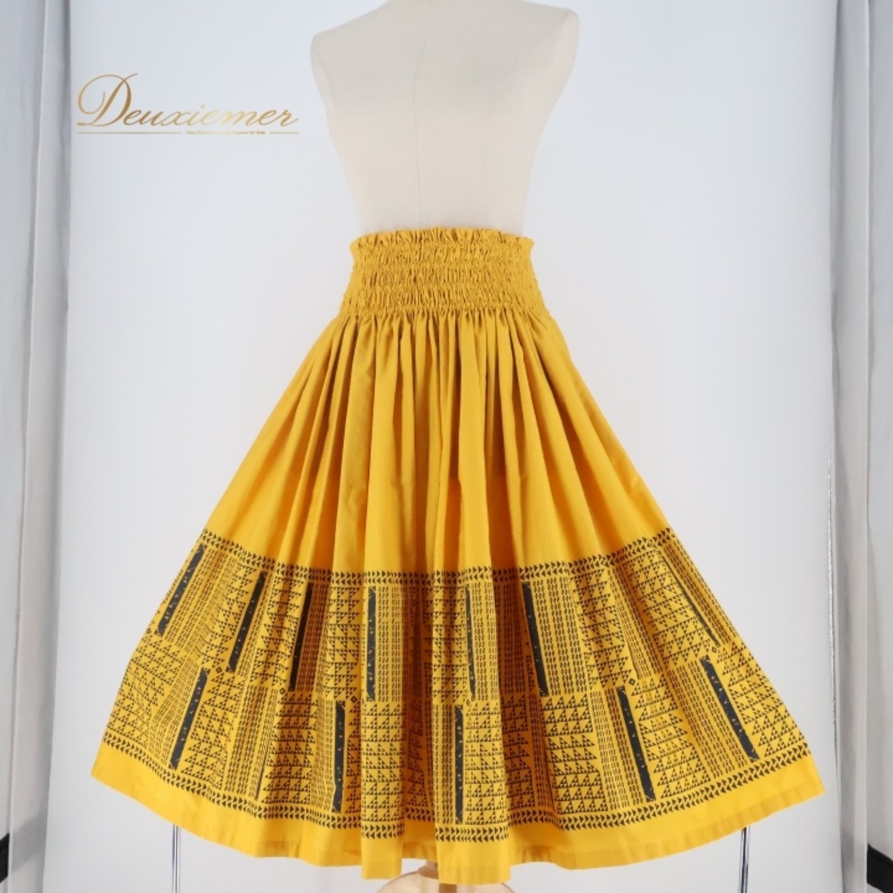 フラダンス 衣装 パウスカート アロハスタンダード イエロー系 ALOHA STANDARDS 日本製 ブラック系 カヒコ柄 シングル シンプル かわいい 華やか 鮮やか 明るい ハワイアン アロハ ハワイアンプリント フラ ダンス レッスン 練習 色鮮やか