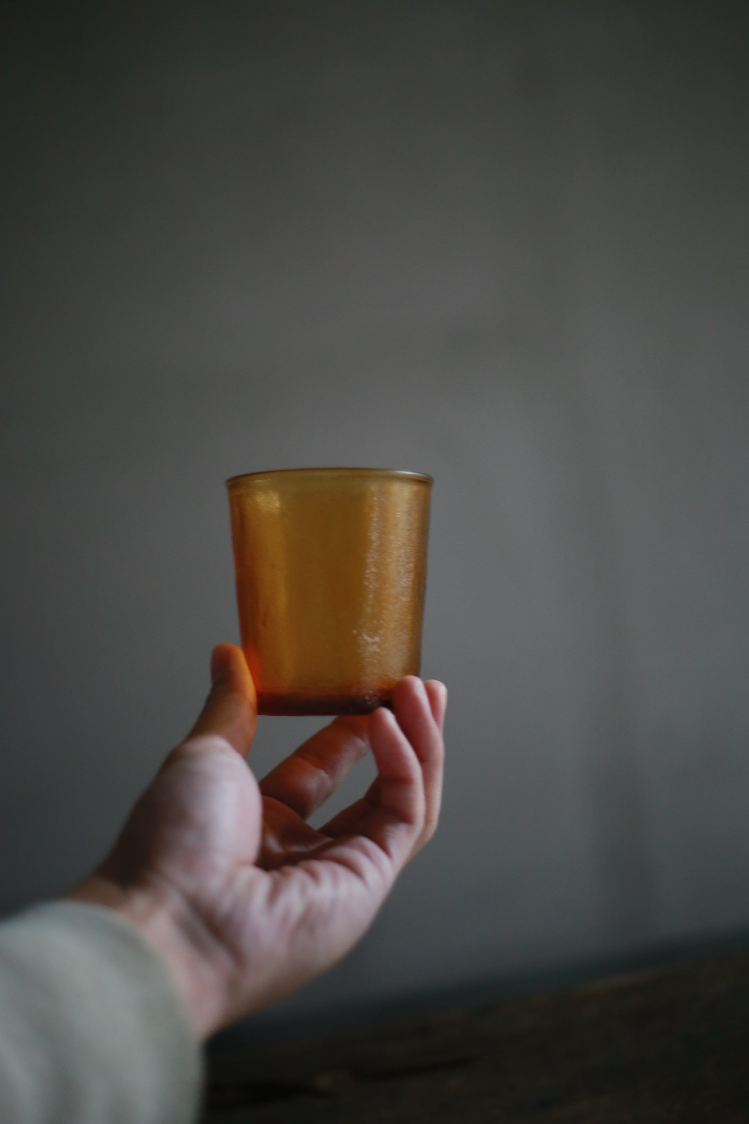 古いフランスのガラスカップ