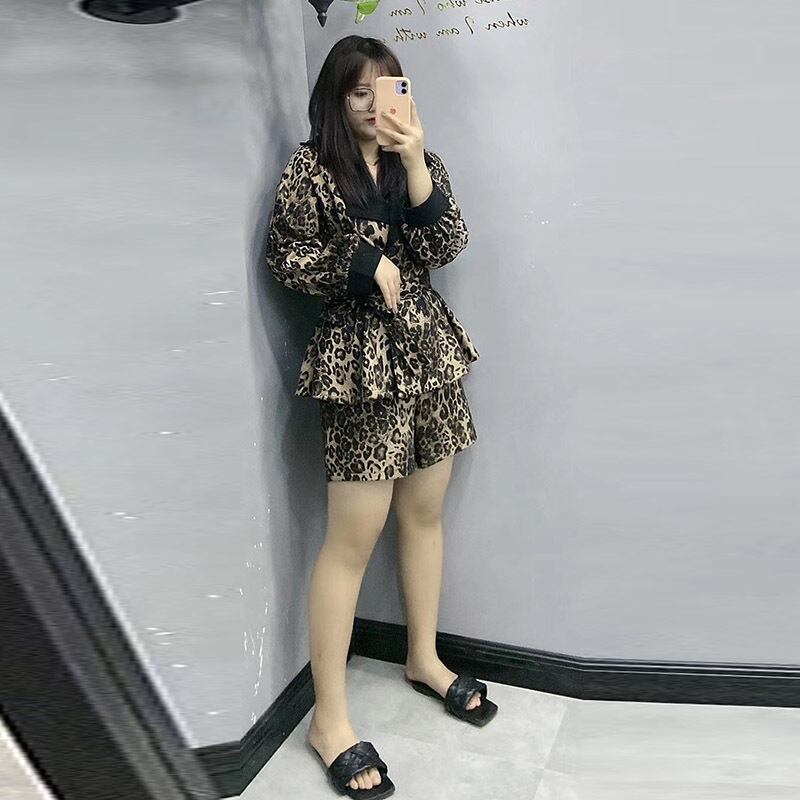 ファットシスタープラスサイズ2020秋の年齢減少は薄い、ウエスタンスタイルのカバーミートヒョウ柄トップショーツツーピーススーツ女性大 ミックスインファッション84826450503