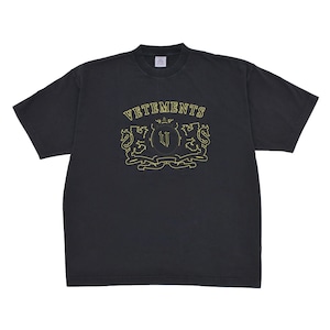 【VETEMENTS】ROYAL LOGO T-SHIRT