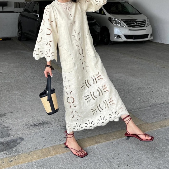 レーザーカット七分袖マキシ丈ワンピース　00695