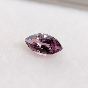 スピネル マーキスカット ルース 0.45ct 紫系 約7mm×3.6mm r-0659