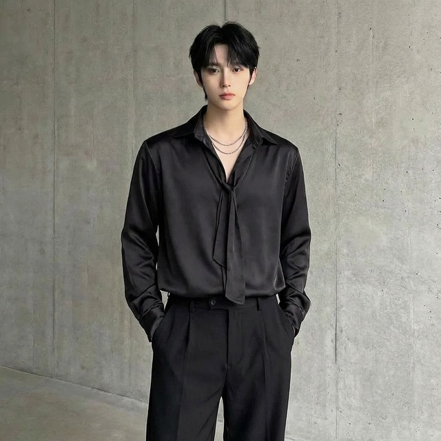 ボウタイ付き ドレープ光沢シャツ 2カラー D11220