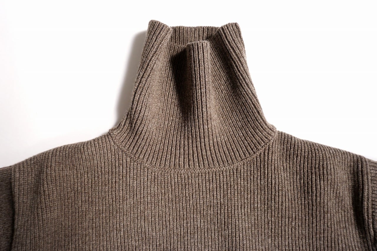 Hand Framed High Neck P/O