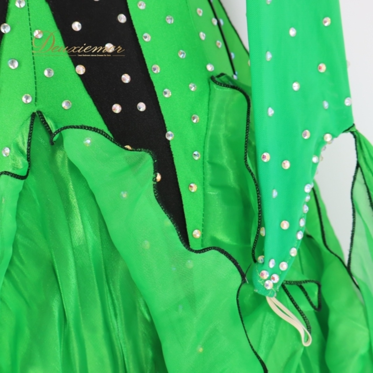 社交ダンス 衣装 スタンダードドレス スタンダード ドレス ワンピース 緑 フロート デモ 競技 ダンス パーティ プリーツ 黒 ブラック グリーン系 鮮やか 華やか 衣装ドレス デモ用 競技用 パーティー用 ダンスウェア コスチューム ステージ衣装