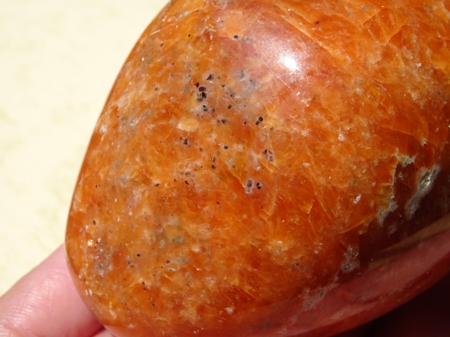 特大 オレンジカルサイト 六角柱 約20cm 特大 オレンジカルサイト 六角柱 約20cm - メルカリ