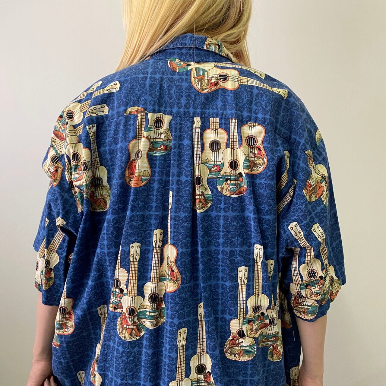 ビッグサイズ ハワイ製 Hilo Hattie 総柄 ギター 人物 開襟シャツ