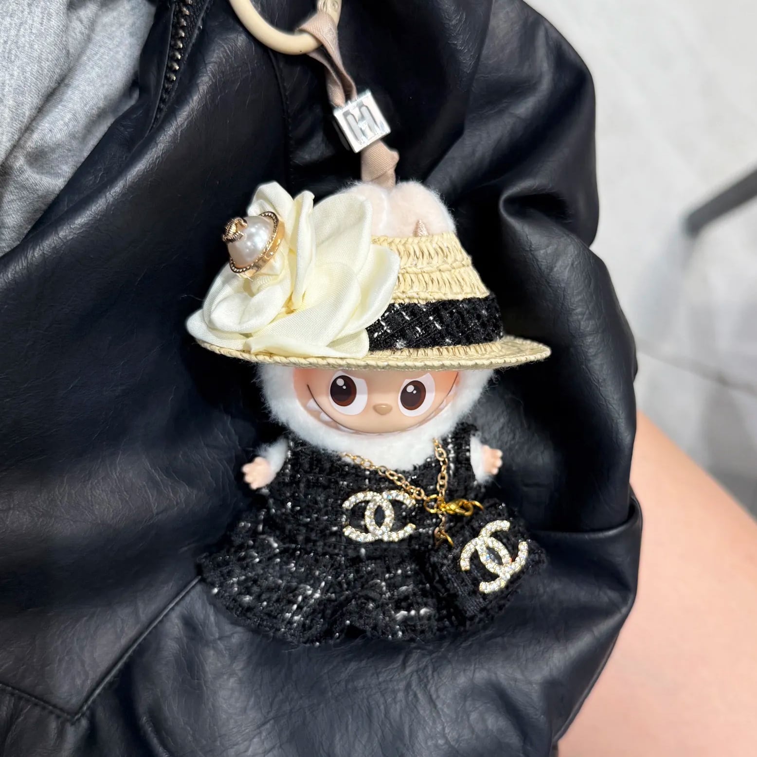 【高級感×可愛い】labubu ラブブ10cm お嬢様スタイル ショルダーバッグセット ダイヤモンドアクセント 華やかドールコーデ 4.0対応