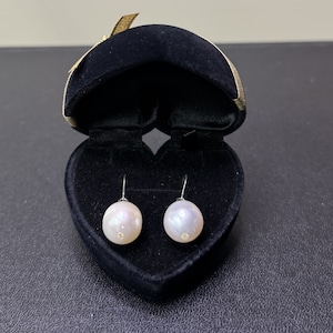 【Via Luna×神戸宝飾】 大人の品格を添える 南洋真珠ピアス