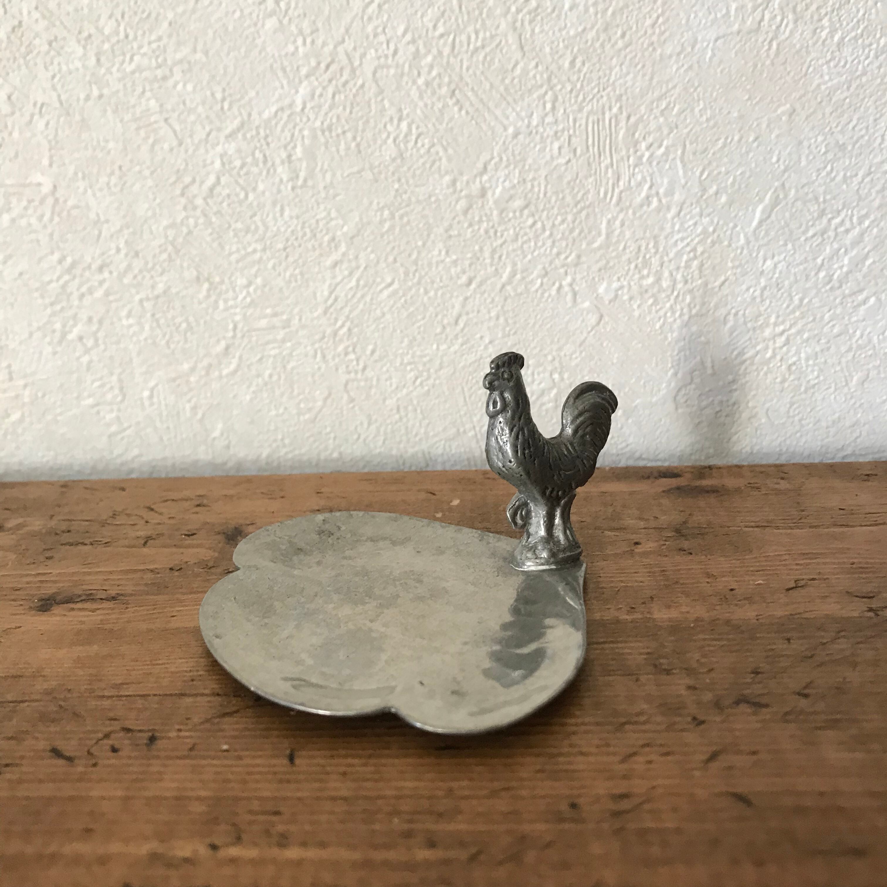 にわとりの付いたトレー