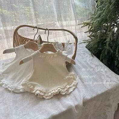 《予約》monbebe ¨ bebe) ruffle vest