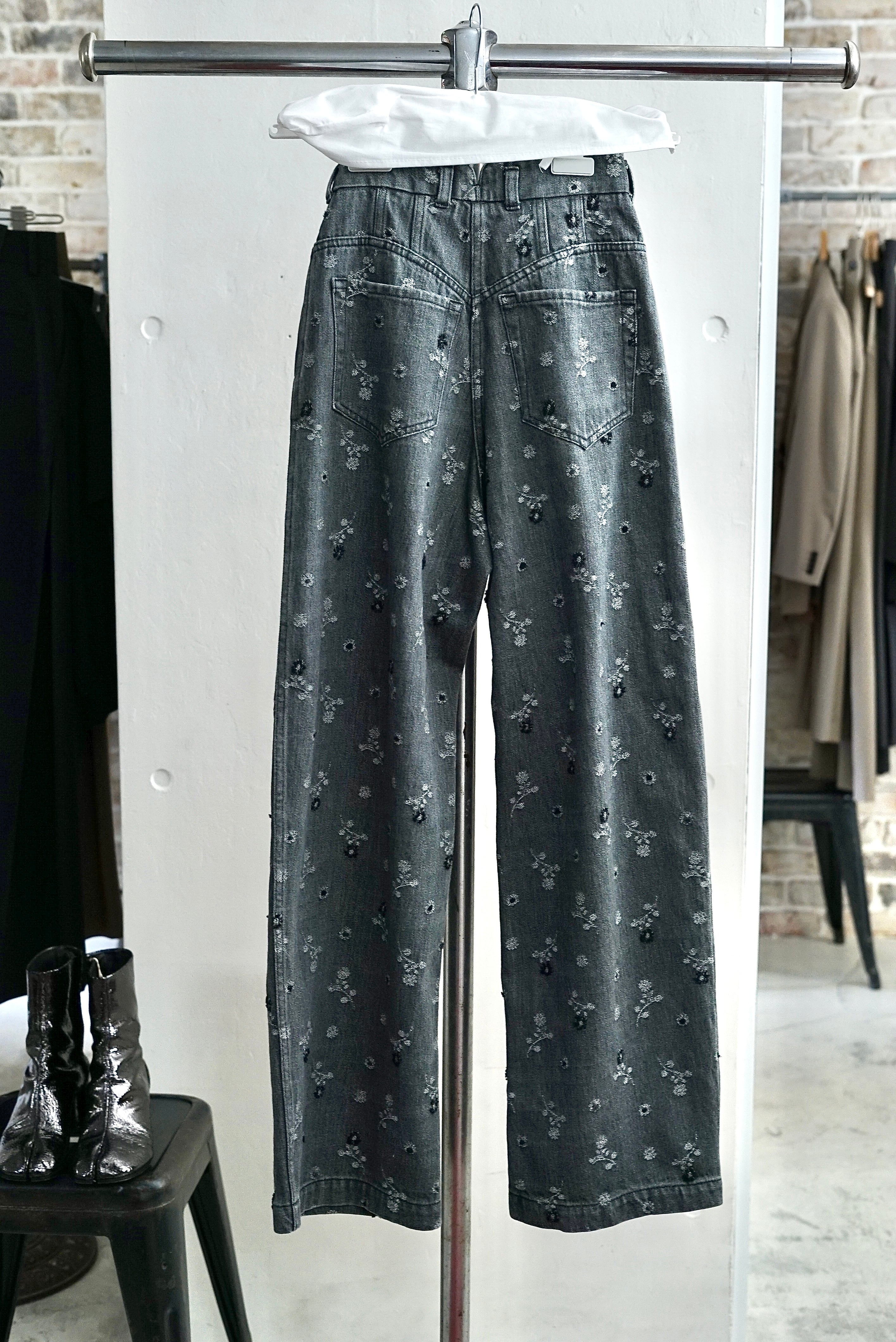 Mame Kurogouchi / Floral Jacquard Waisted Denim Trousers (BLUE