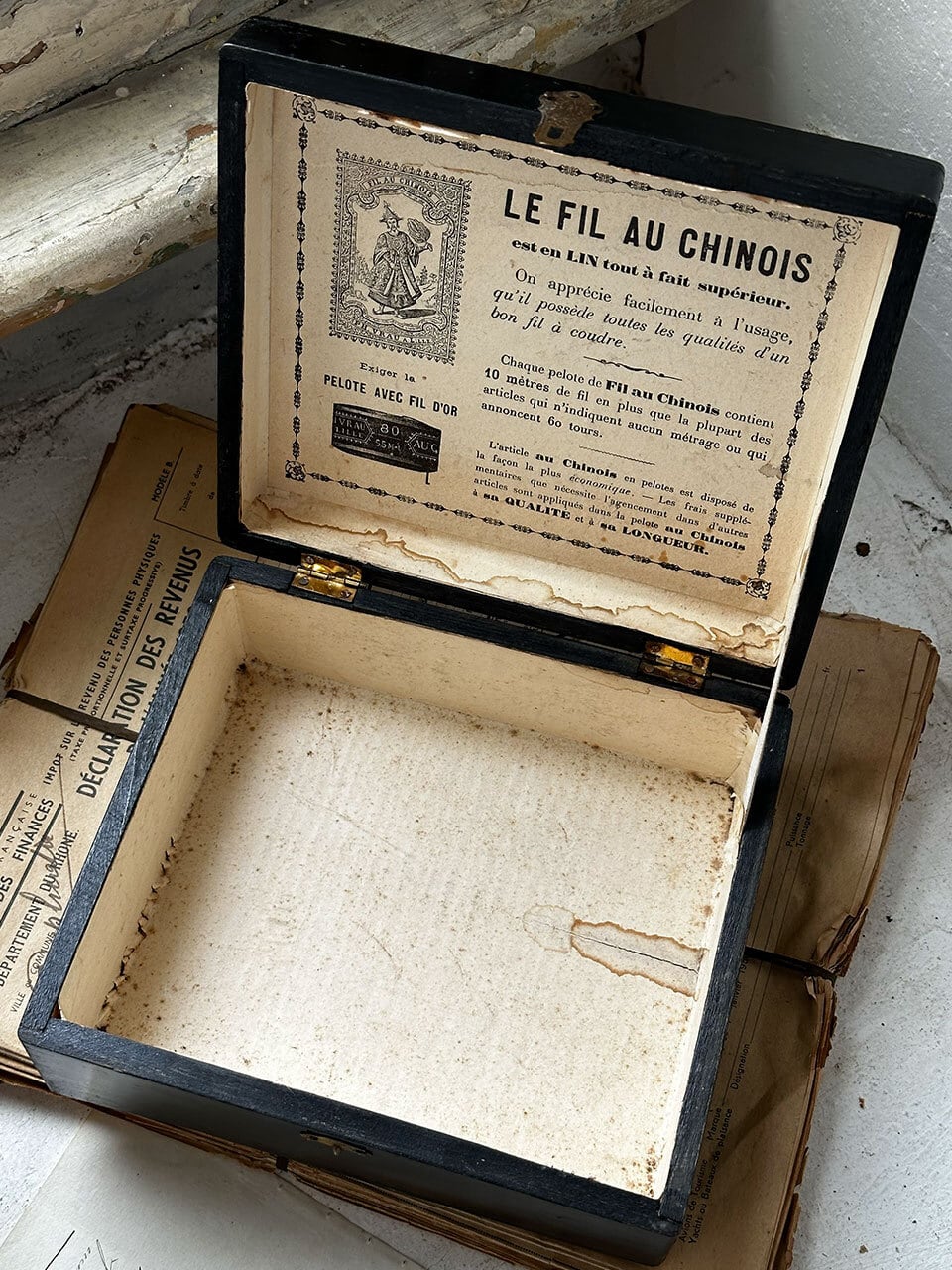 黒色木箱 糸巻きの入れ物 FIL AU CHINOIS | Brocante de La Cocotte