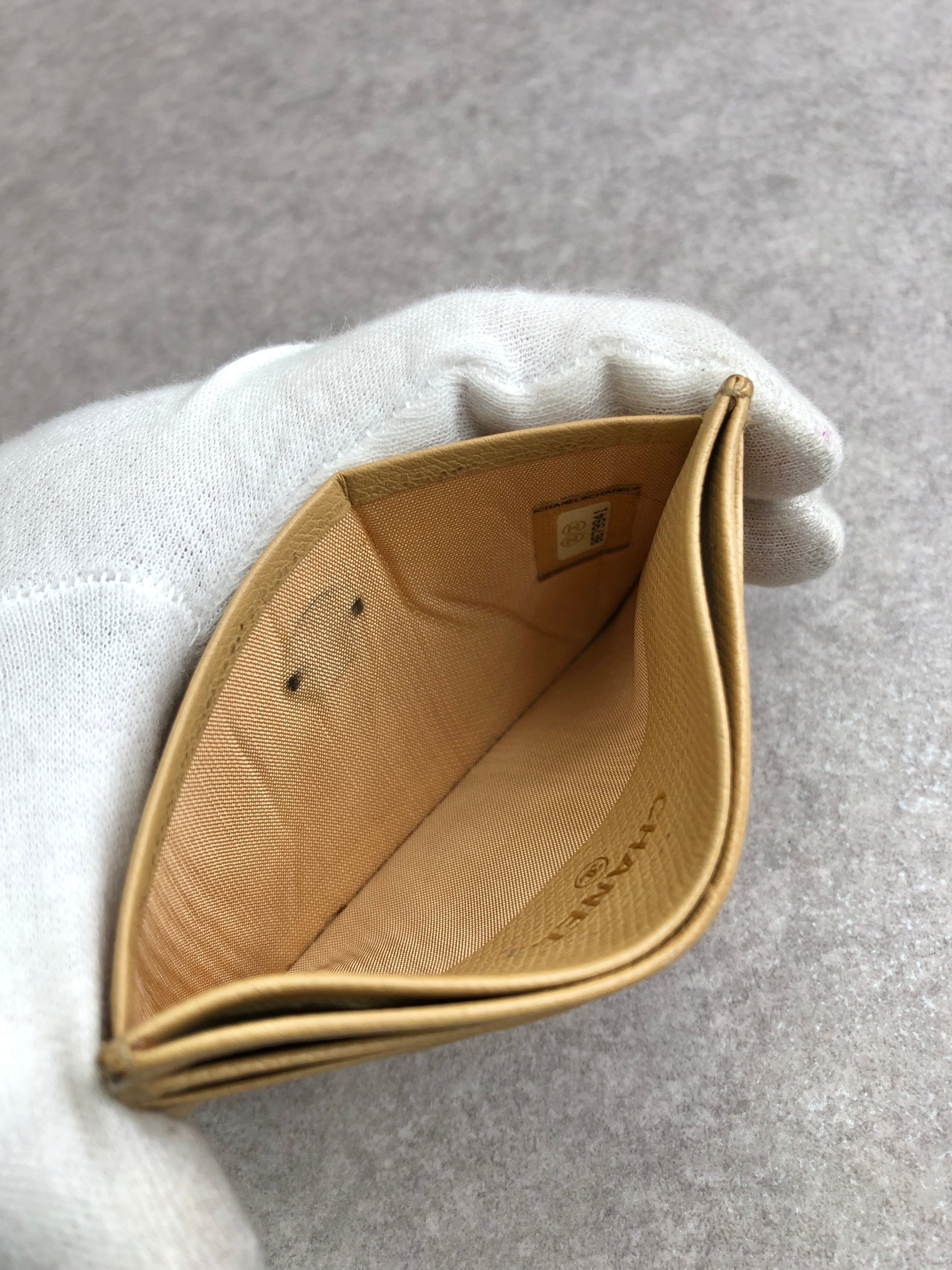 CHANEL シャネル カードケース ベージュ ココボタン レザー キャビア