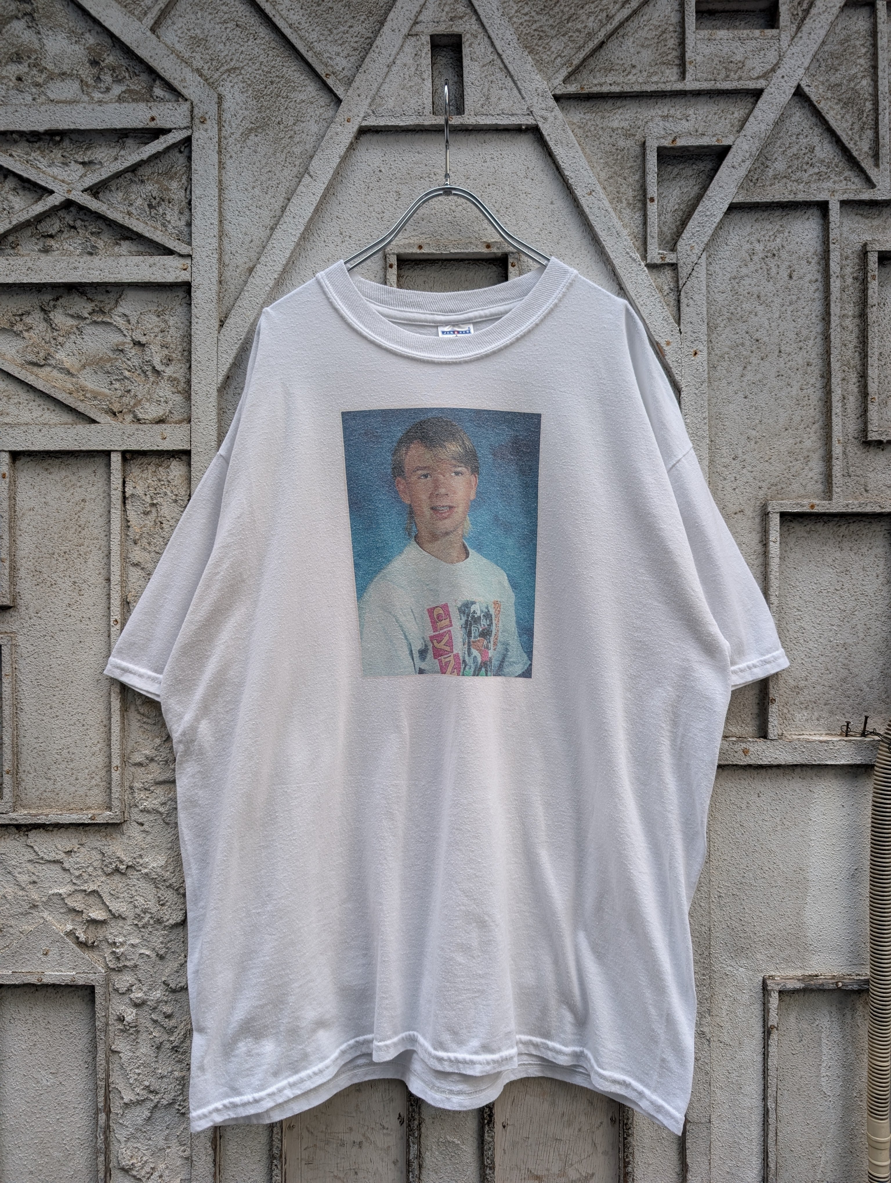 "UNKNOWN" photo print tee