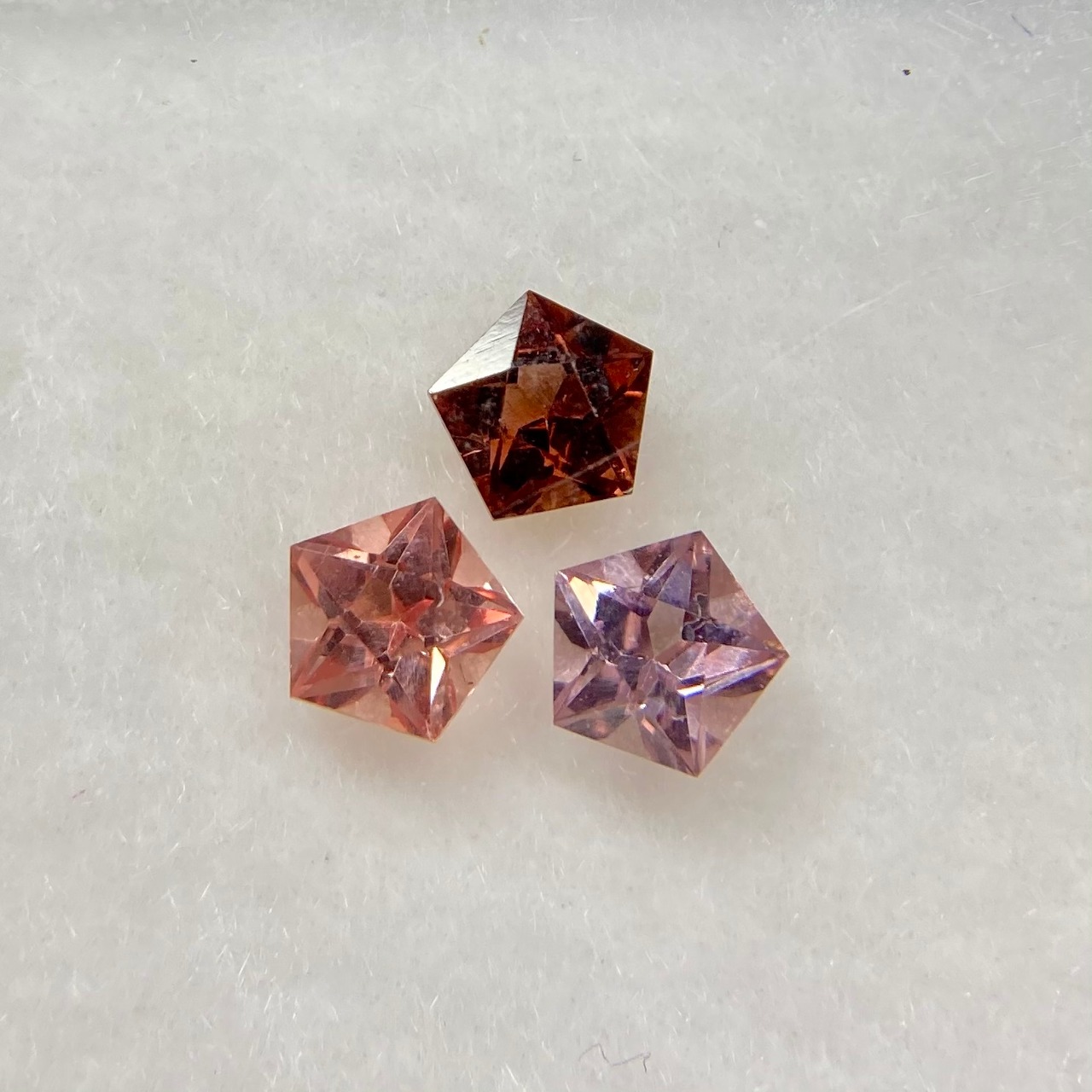 【抽選販売】スピネル 星のブローチ 3点セット　約3.5mm No.3-2