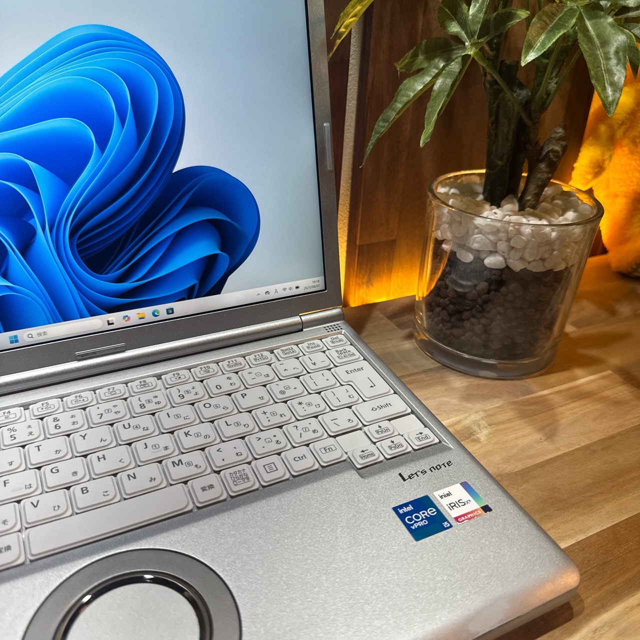 \ 公式ショップ限定価格❣️/ 最新モデル《超軽量》ビジネスPC【Let’s Note SV1】第11世代 メモリ16GB SSD256GB ノートパソコン 安心サポート&3ヶ月保証付き