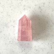 ディープローズクォーツタワー*レインボー入り*天然石ポイント*天然石*置き物*インテリア*T9