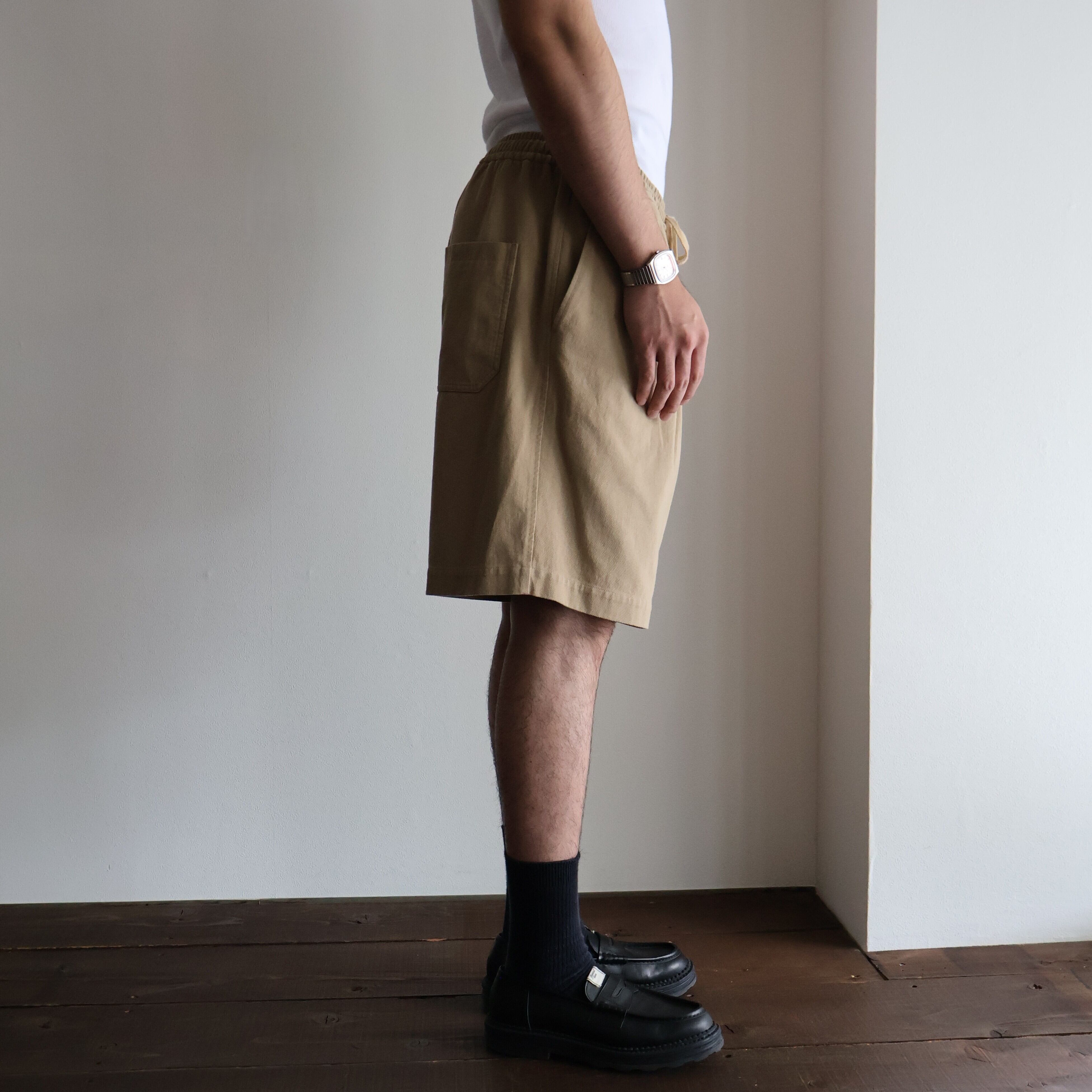 awasa “ hard twist cotton twill wide easy shorts ( Khaki )” | H