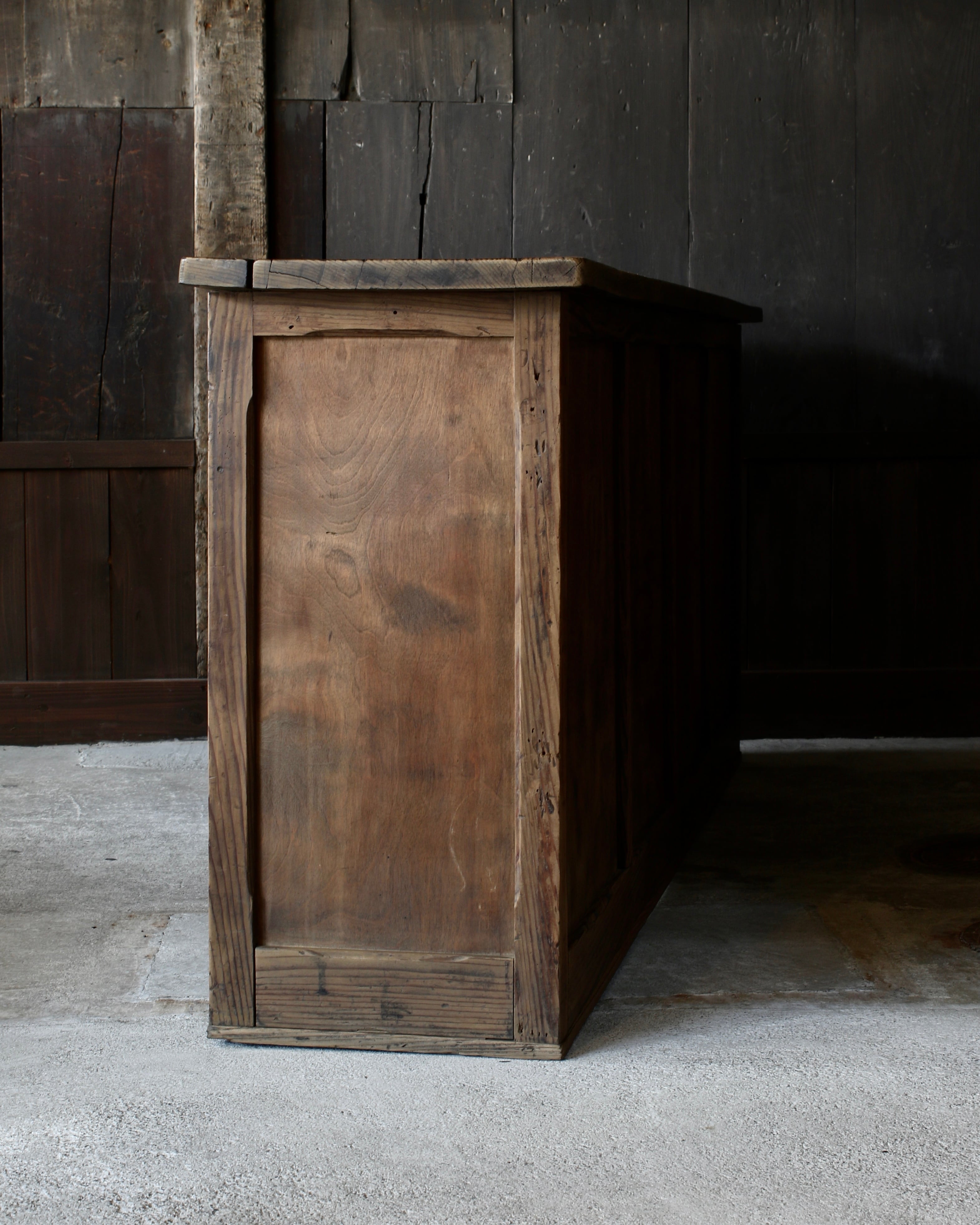 カウンター《古家具 展示台》 | Rem Remake Furniture