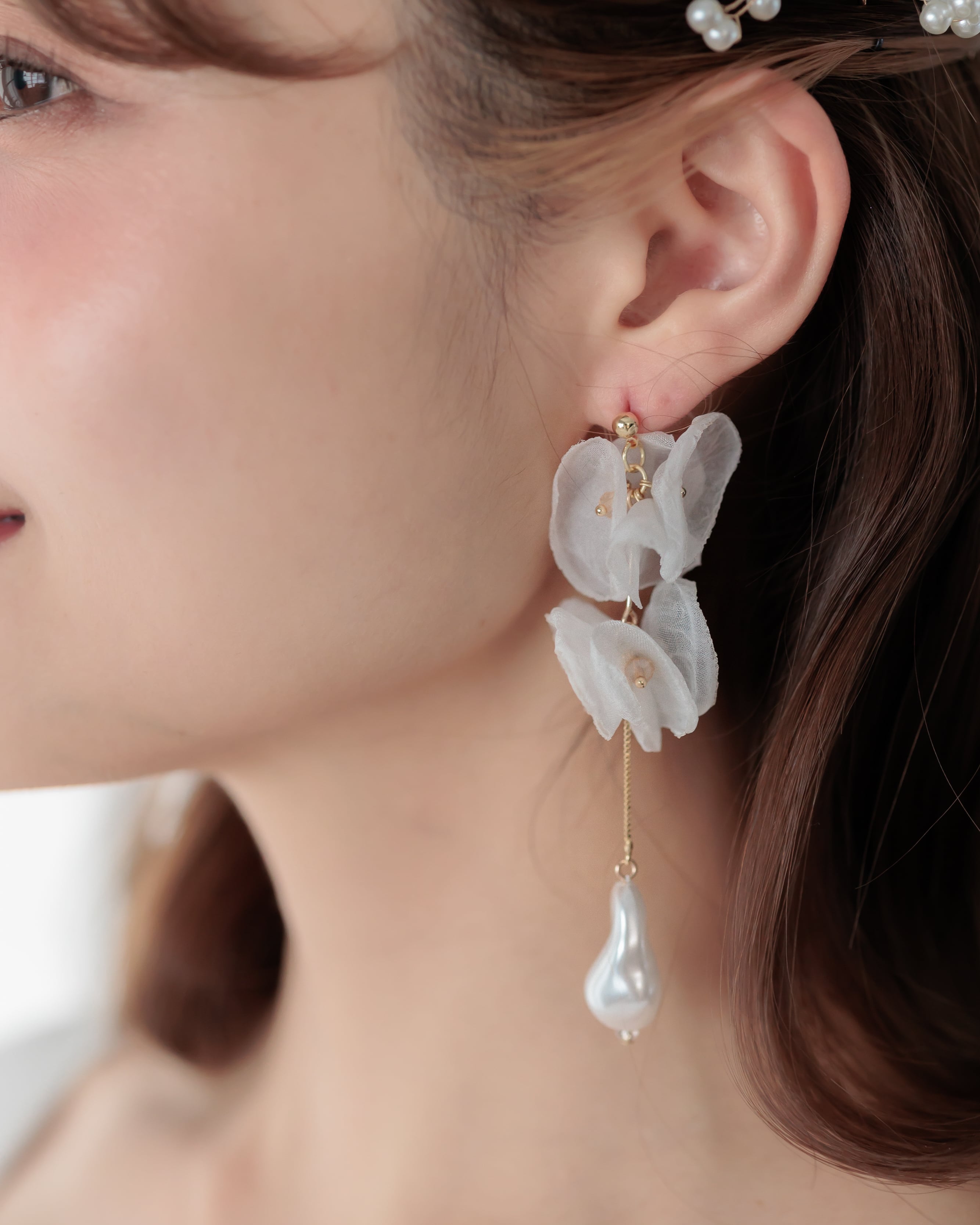 シフォンフルール バロックパールイヤリング / ピアス【AE2606-07】