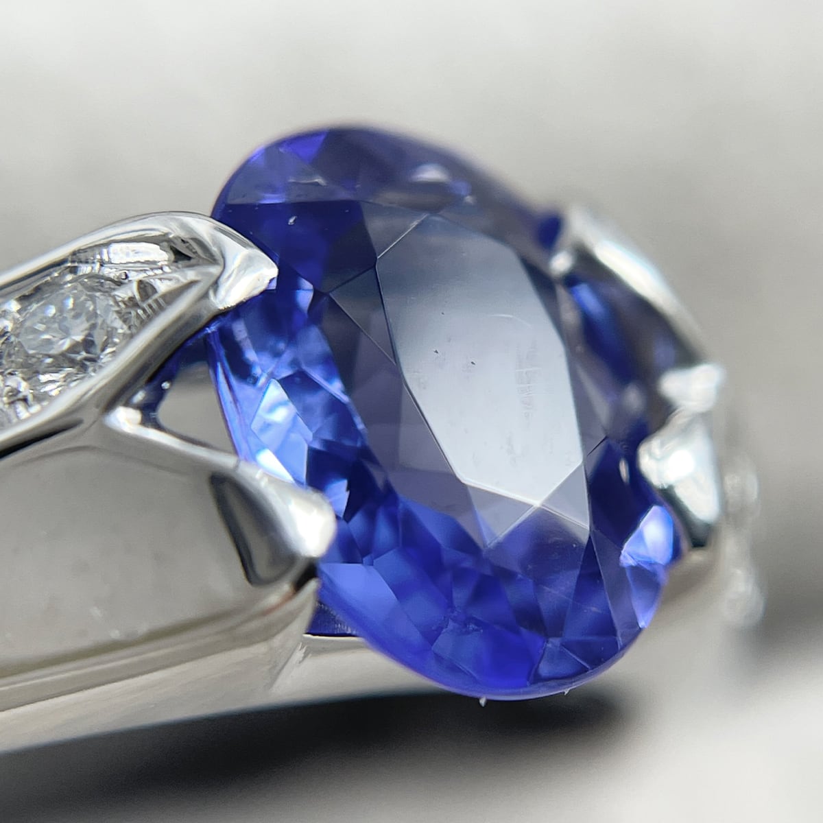 Pt900 天然タンザナイト 1.26ct ダイヤモンド 0.14ct リング