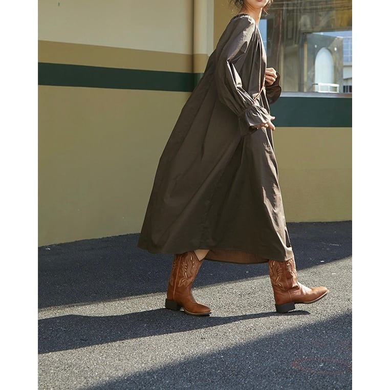 オープンフロントネックキャンディスリーブワンピ〘at0652〙