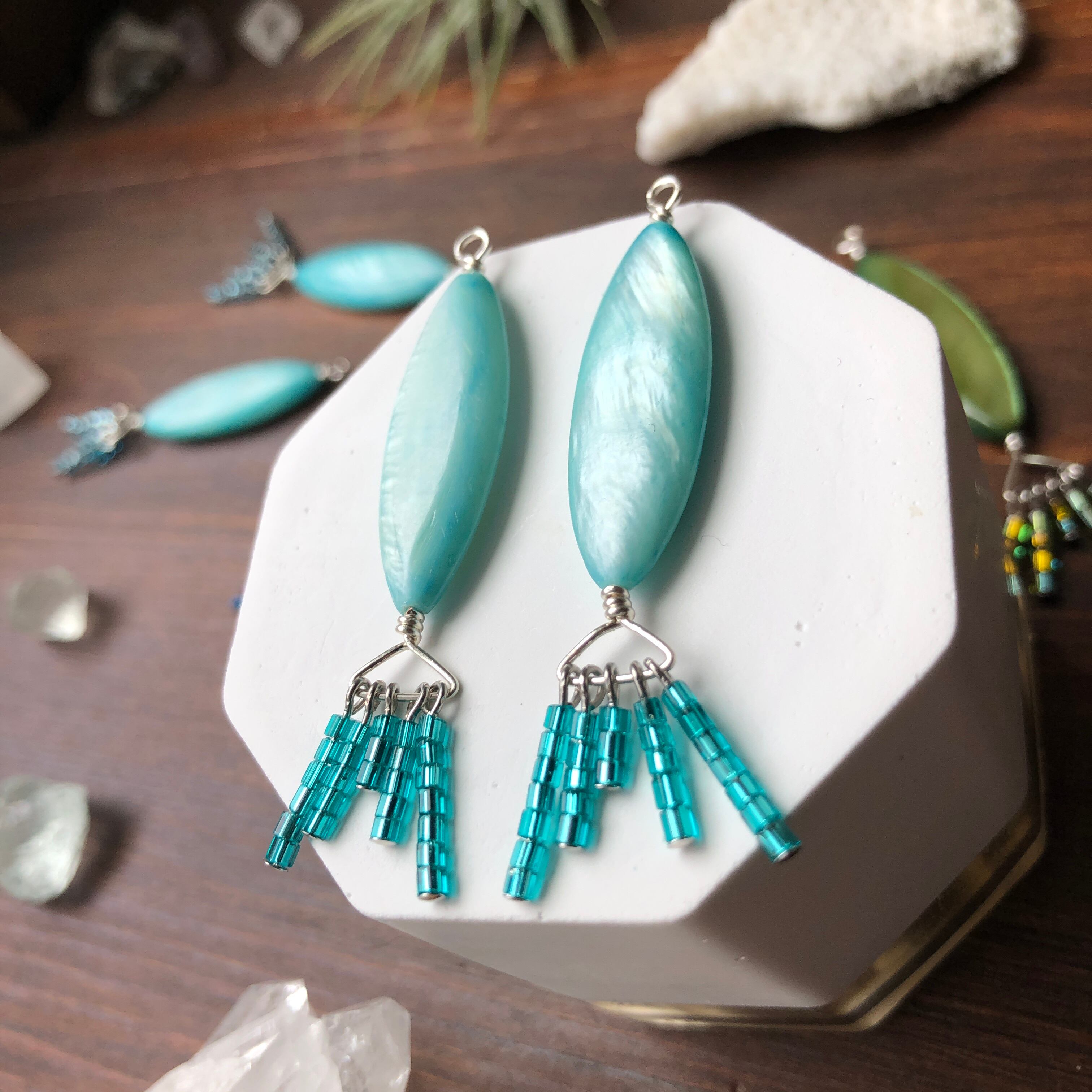 ◇お魚◇カラーシェル＊ピアス | yvous