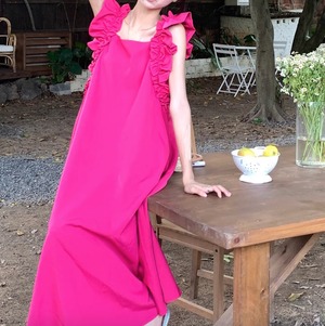 ワンピース ロング ノースリーブ フリル かわいい 大人可愛い シンプル カジュアル 上品 おしゃれ レトロ こなれ感 ラフ 個性的 モード系 エレガント 主役級 存在感 抜け感 都会的 クラシカル ナチュラル 無地 夏 発表会  OL 学生 デート お出かけ パーティー イベント リゾート 旅行 公園 女子会 休日 ショッピング コンサート ライブ カフェ コーデ 楽ちん 普段使い 着回し モテ インスタ映え M L XL 2XL 3XL 4XL ピンク