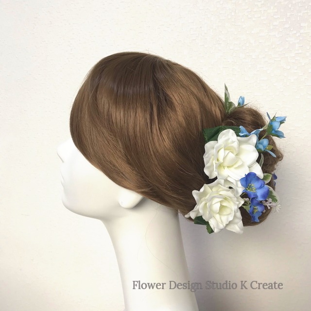 清楚な白い薔薇とブルースターのヘッドドレス（9点セット）　ウェディング　白　ホワイト　バラ　ブルースター　サムシングブルー　清楚　結婚式