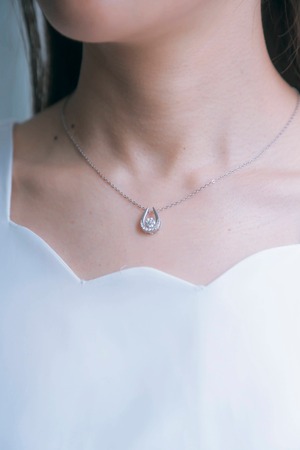 ホースシューネックレス