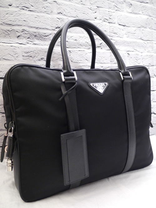 美品20万◆PRADA プラダ A4対応 男女可 サフィアーノレザーxナイロン 書類 バッグ ブリーフケース 黒◆ 色褪せることのないビジネスモデル