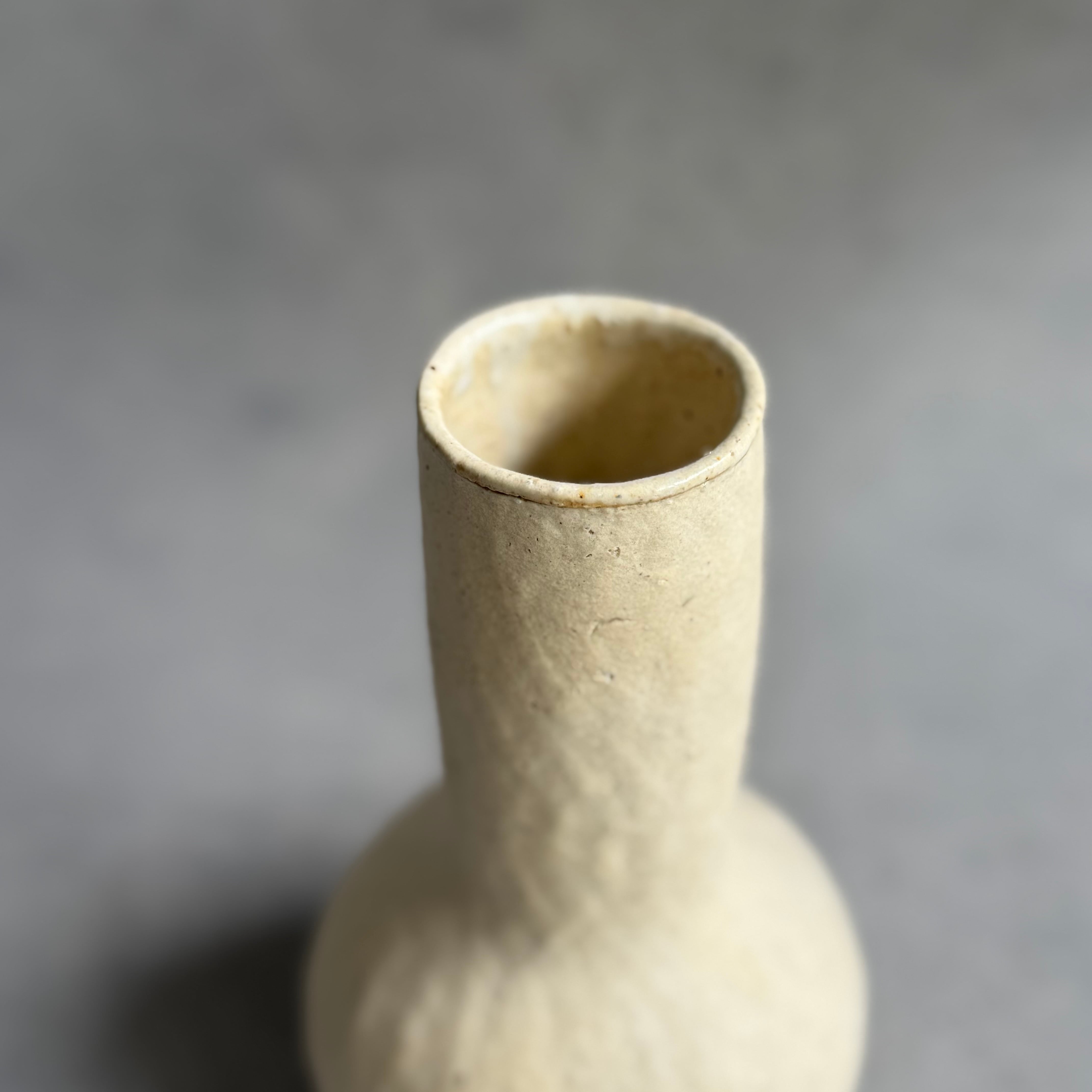 高田かえ 白土花器 小 | gallery 一白