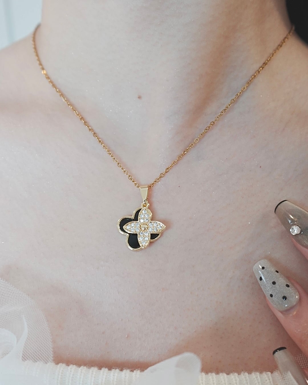 shell flower necklace | Lulu