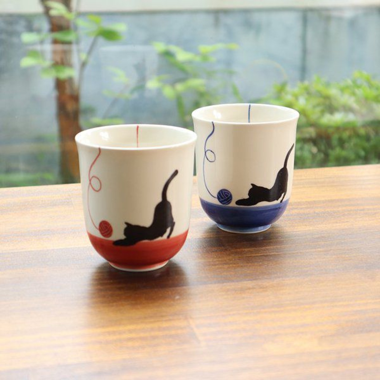 波佐見焼　丸コップ　毛糸猫（青・赤） 4-075