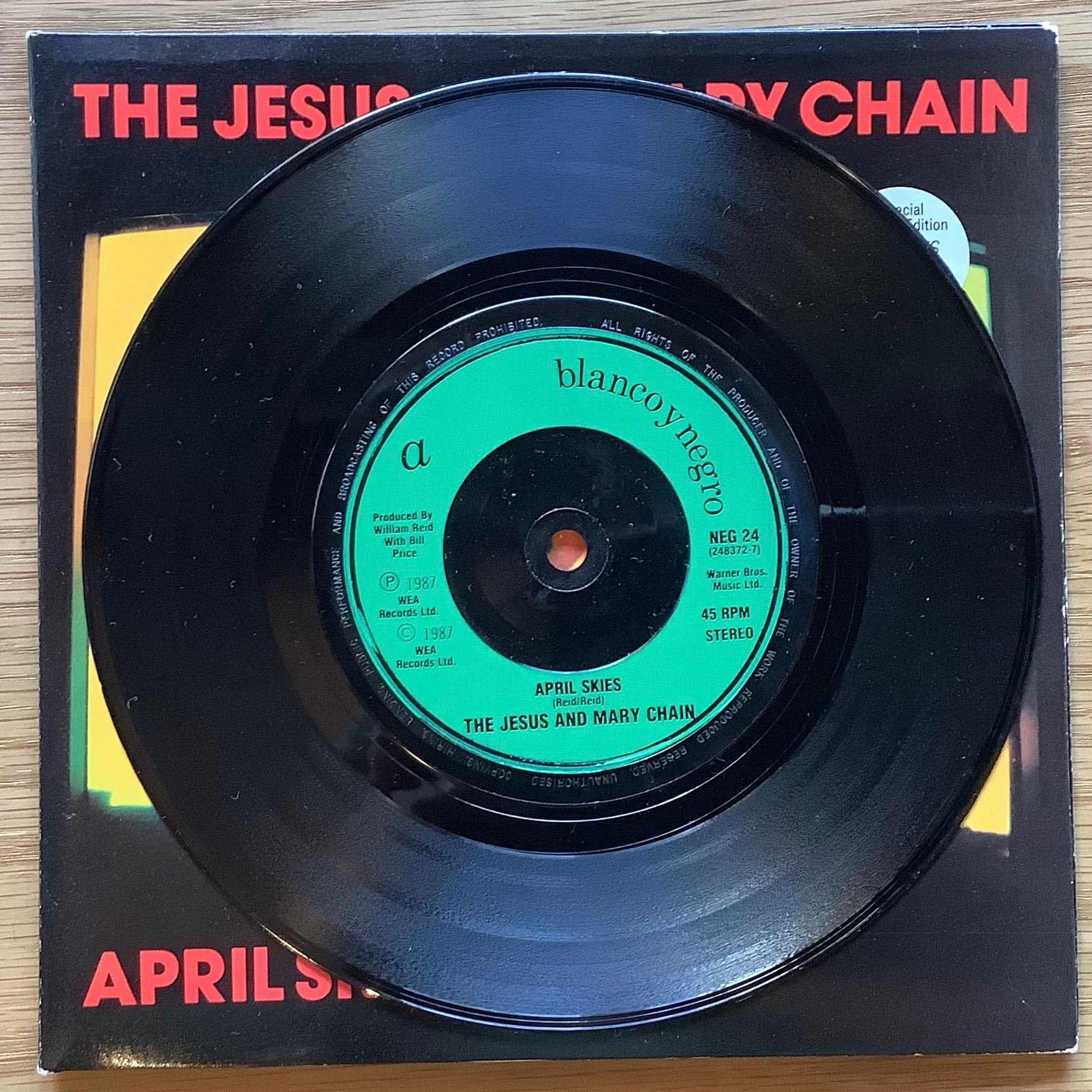 THE JESUS AND MARY CHAIN / A: APRIL SKIES / B: KILL SURF CITY