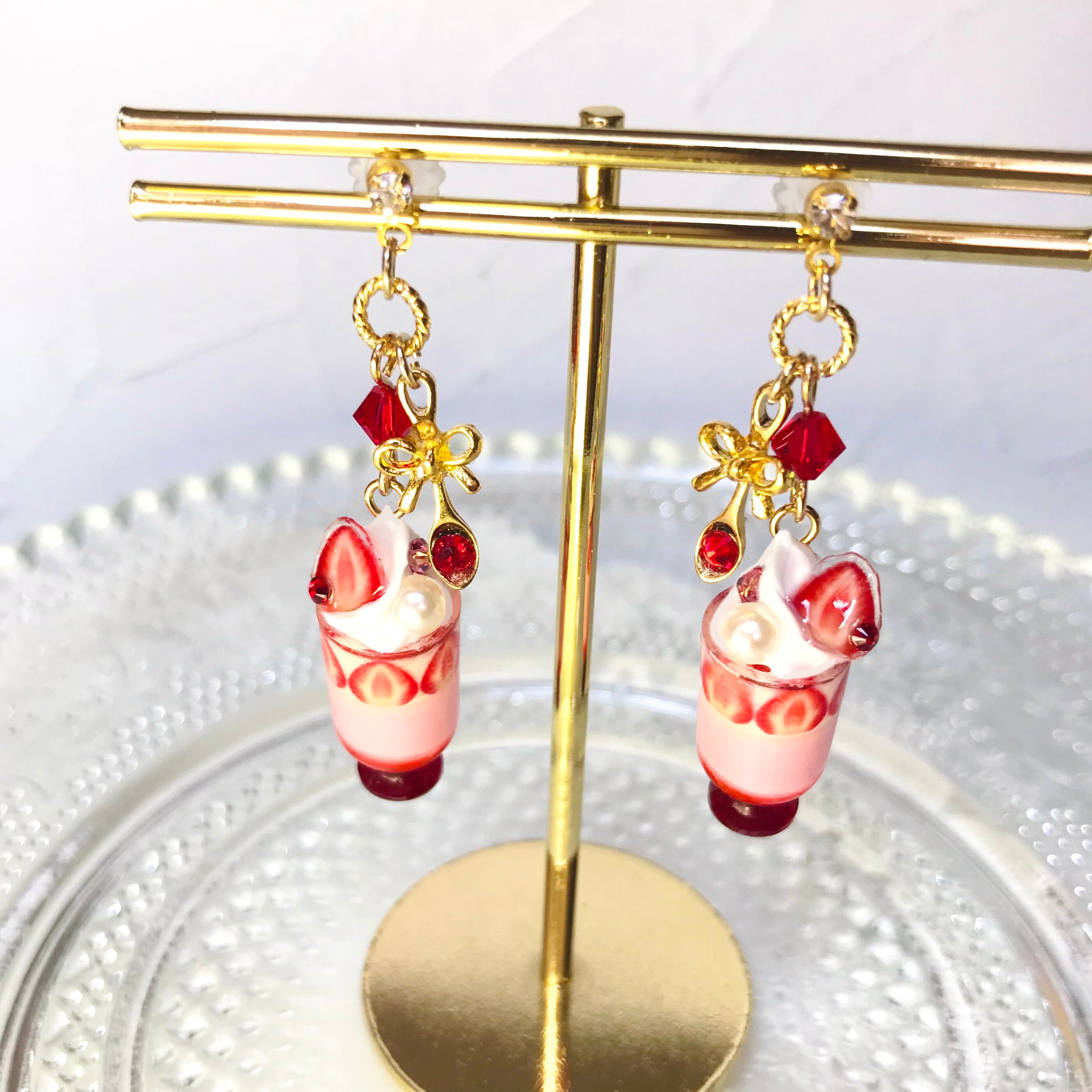 赤い宝石といちごパフェ［ピアス/イヤリング］ ＊ラッピング無料