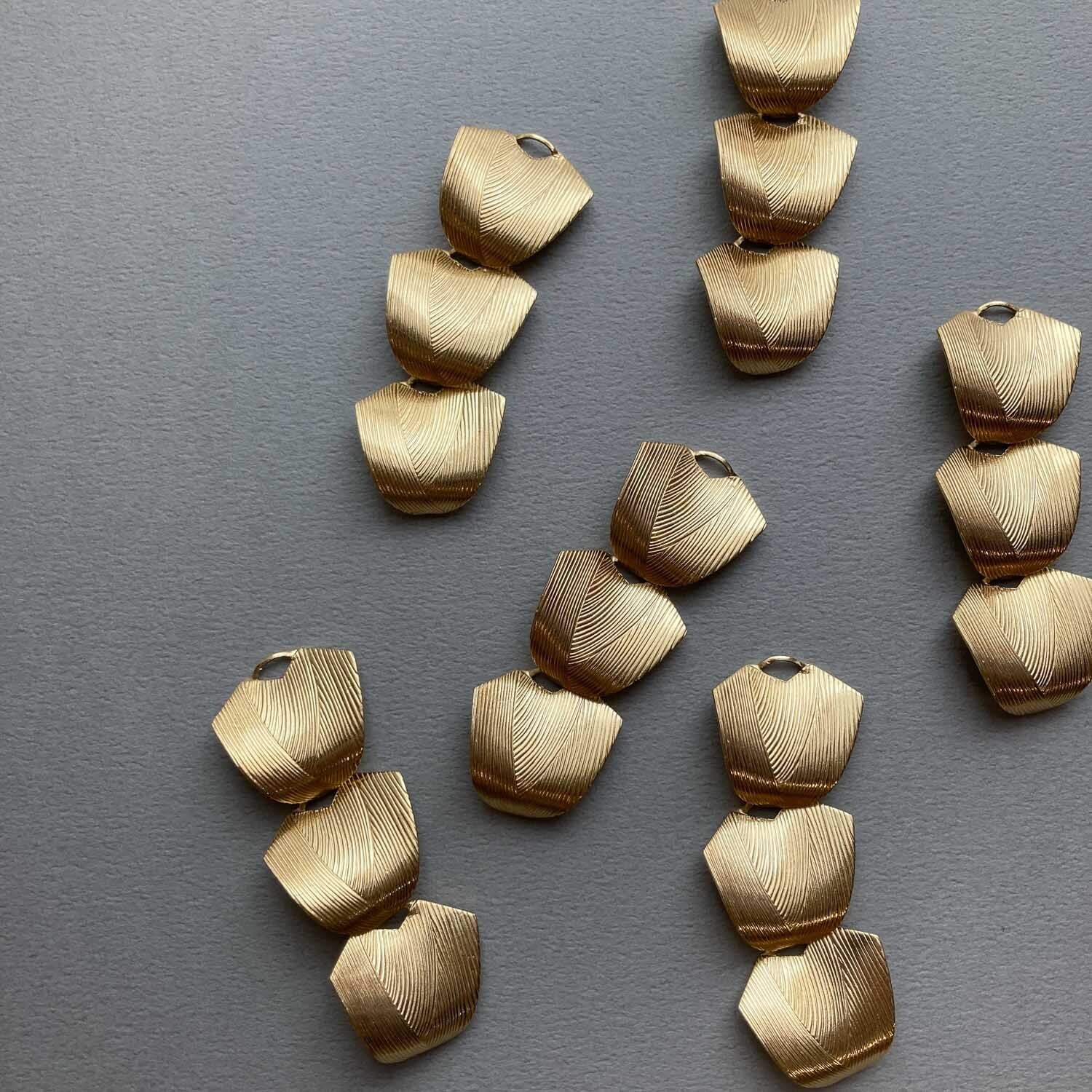 USA真鍮 筋模様カールチェーンチャーム(3p)