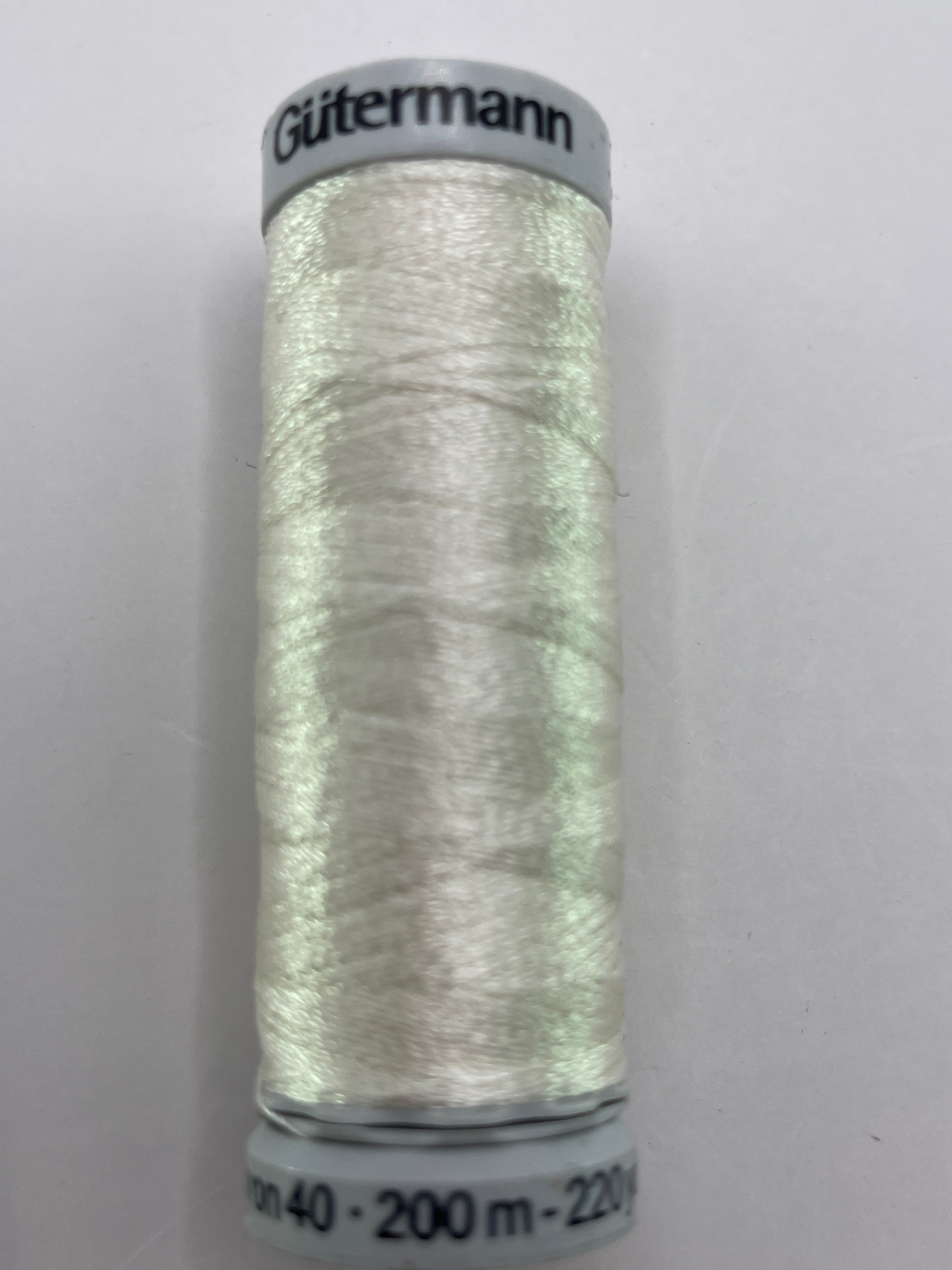 スライバー糸 8054 | Gutermann ＆ Sulky thread