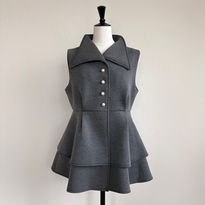〈SELECT〉パールボタンペプラムジレ 909230