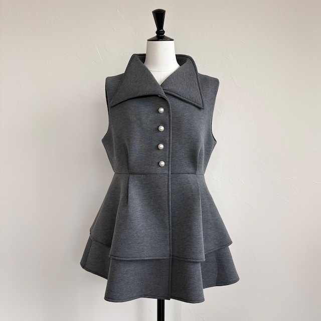 〈SELECT〉パールボタンペプラムジレ 909230