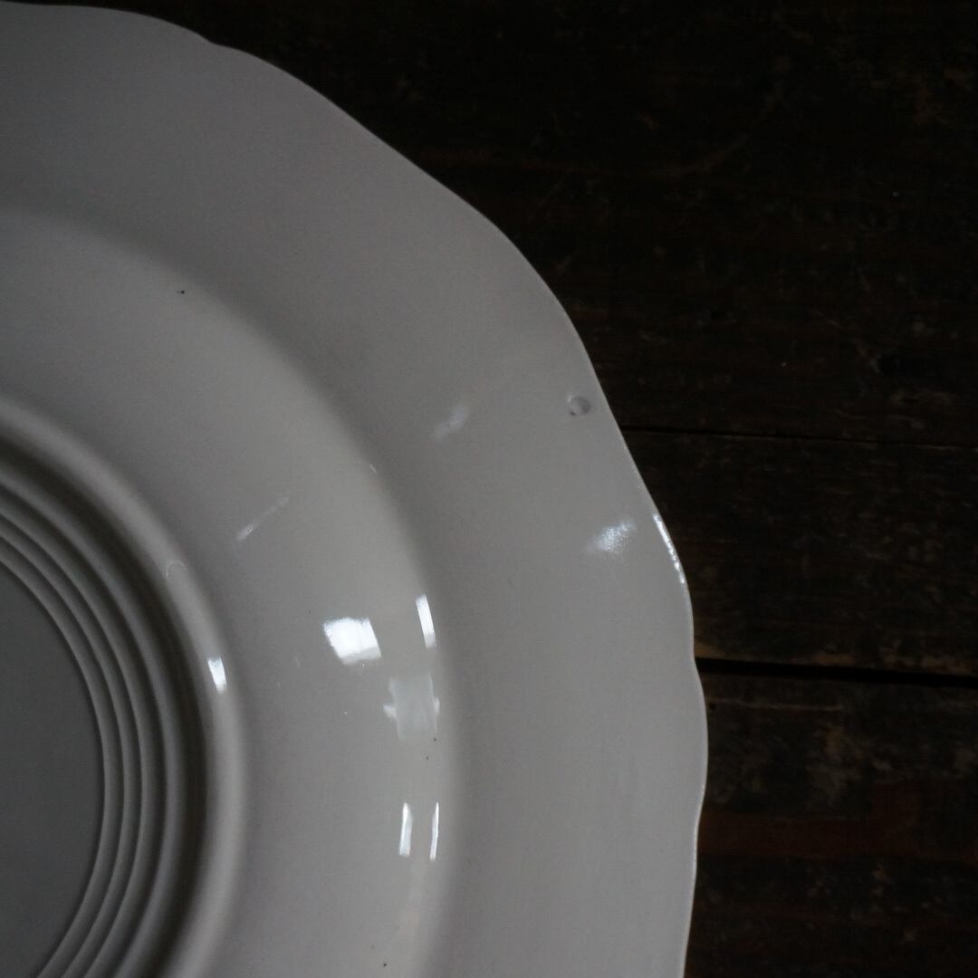 古いフランスの陶器リム皿
