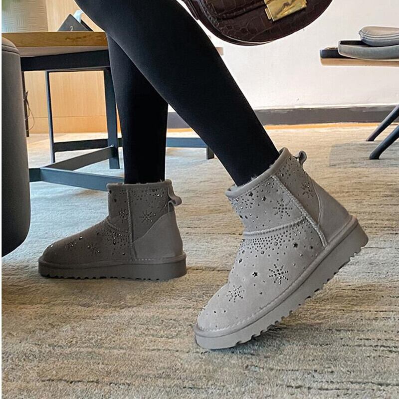 【新作】【送料無料】 金属製の装飾的な女性のハイヒールのブーツは、厚底の毛皮のワンピースブーツラウンドトゥスノーブーツ冬の女性を増やします 靴 シューズ ウィンター 冬物 ラウンドトー 10b347339000129