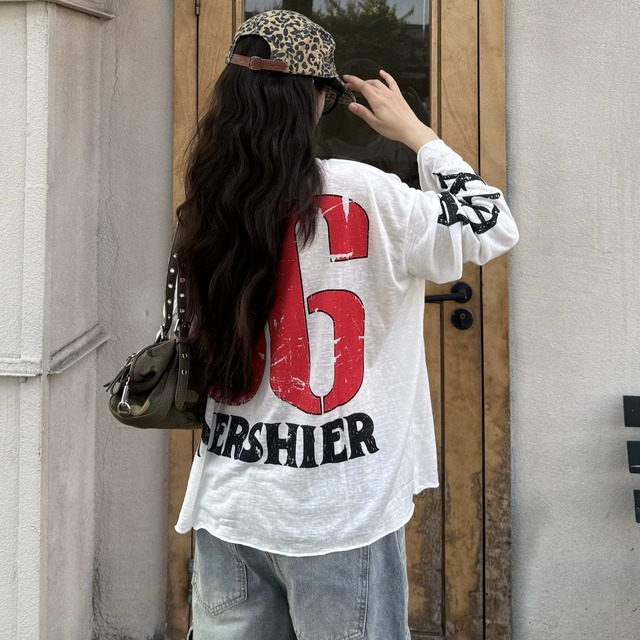 ビッグナンバリンググラフィックルーズフォルムTシャツ 1col R02472