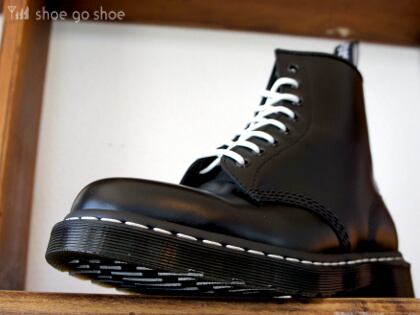 ドクターマーチン 1460 ホワイトステッチ 24758001 29cm ドクターマーチン Dr.Martens 1460 8ホール ホワイトステッチ 24758001